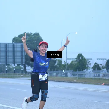 Runner Photo 7587119