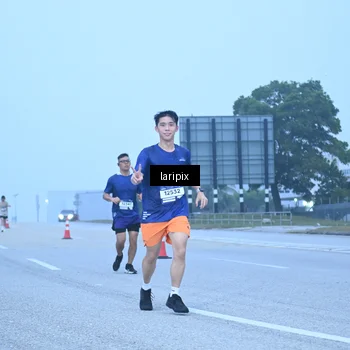 Runner Photo 7587122
