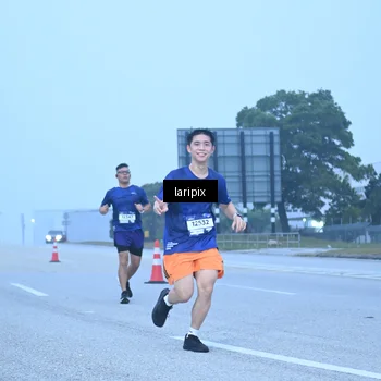 Runner Photo 7587126
