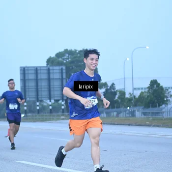 Runner Photo 7587129