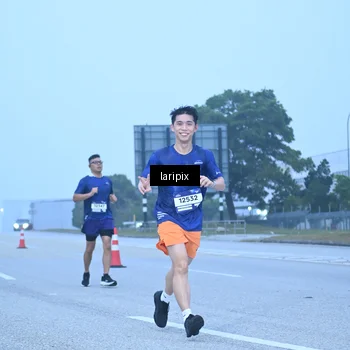 Runner Photo 7587132