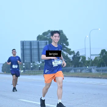 Runner Photo 7587134