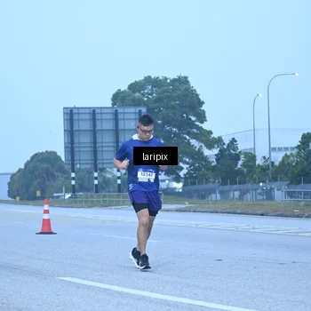 Runner Photo 7587136