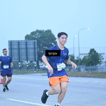 Runner Photo 7587137