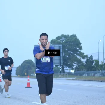 Runner Photo 7587138