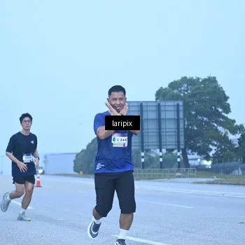 Runner Photo 7587139