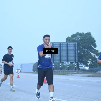 Runner Photo 7587141