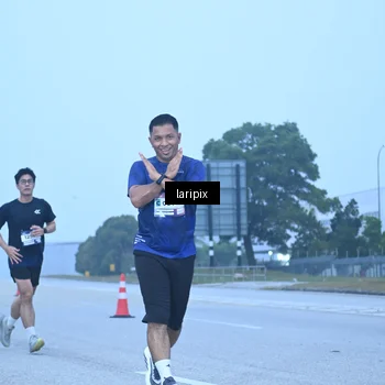 Runner Photo 7587142