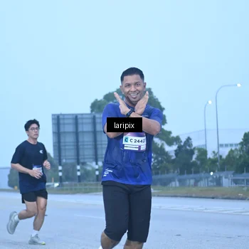 Runner Photo 7587146