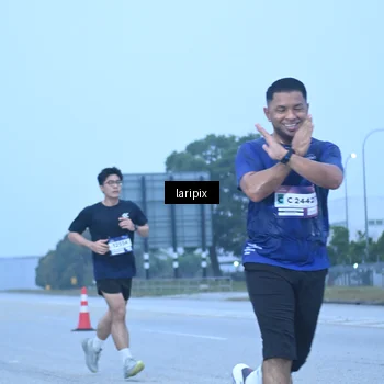 Runner Photo 7587149