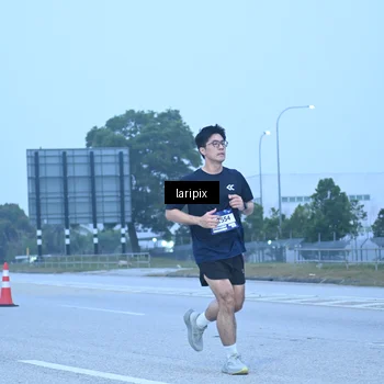 Runner Photo 7587153
