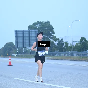 Runner Photo 7587158