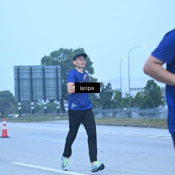 Runner Photo 7587171
