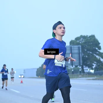 Runner Photo 7587175