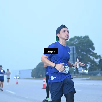 Runner Photo 7587176