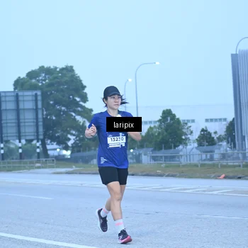 Runner Photo 7587195