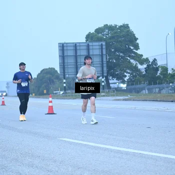 Runner Photo 7587199