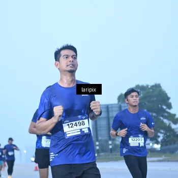 Runner Photo 7587203