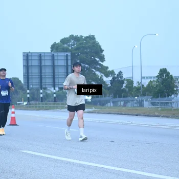 Runner Photo 7587205