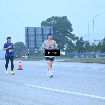 Runner Photo 7587209