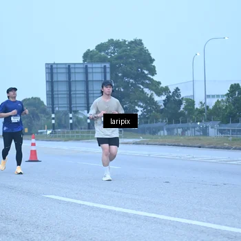 Runner Photo 7587210
