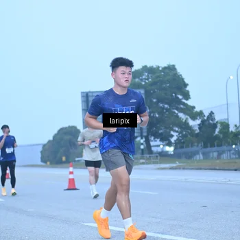 Runner Photo 7587211