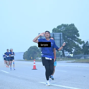 Runner Photo 7587213