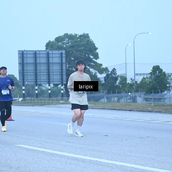 Runner Photo 7587214