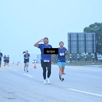 Runner Photo 7587218