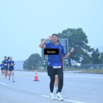 Runner Photo 7587219