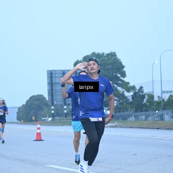 Runner Photo 7587222