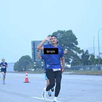 Runner Photo 7587224