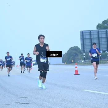 Runner Photo 7587243