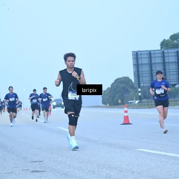 Runner Photo 7587245