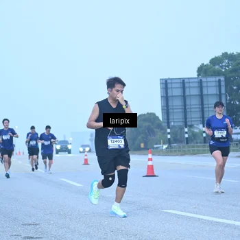 Runner Photo 7587247