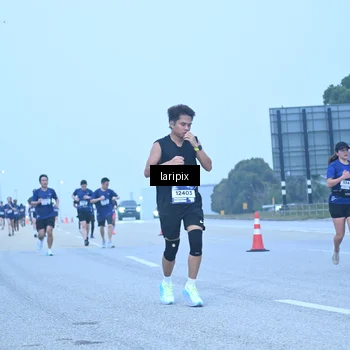 Runner Photo 7587248