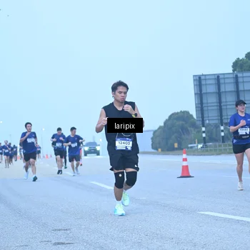 Runner Photo 7587249