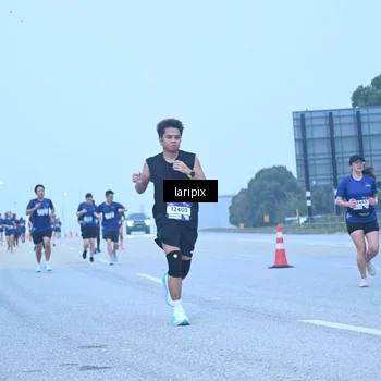 Runner Photo 7587250