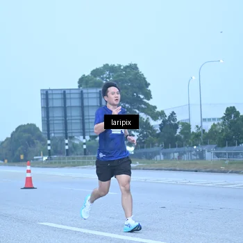 Runner Photo 7587262