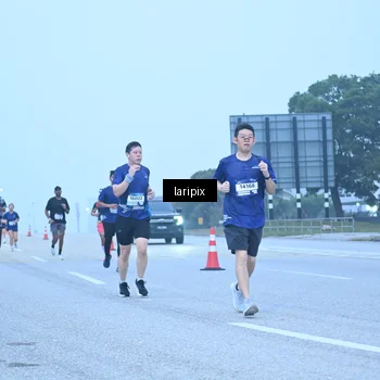 Runner Photo 7587264
