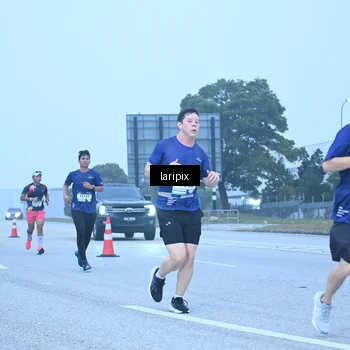 Runner Photo 7587277