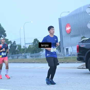 Runner Photo 7587282