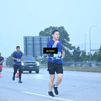 Runner Photo 7587284