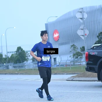 Runner Photo 7587285
