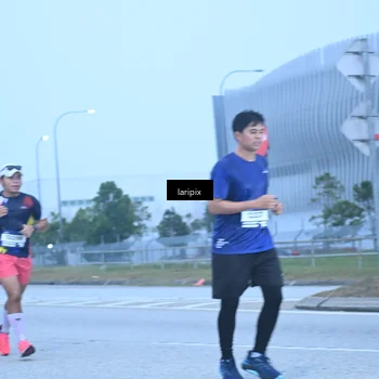 Runner Photo 7587296