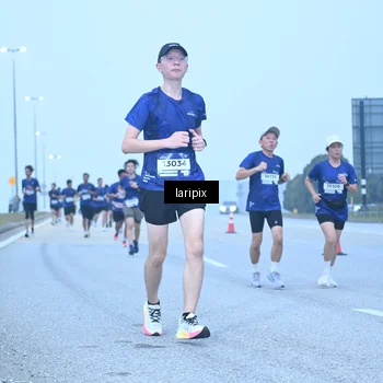 Runner Photo 7587310