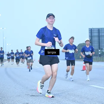 Runner Photo 7587311