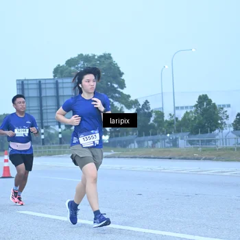 Runner Photo 7587333
