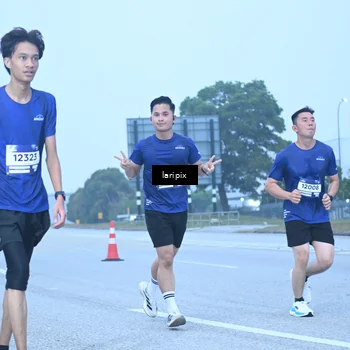 Runner Photo 7587356