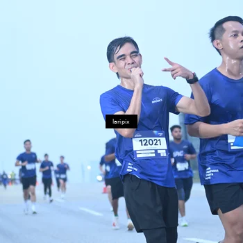 Runner Photo 7587357